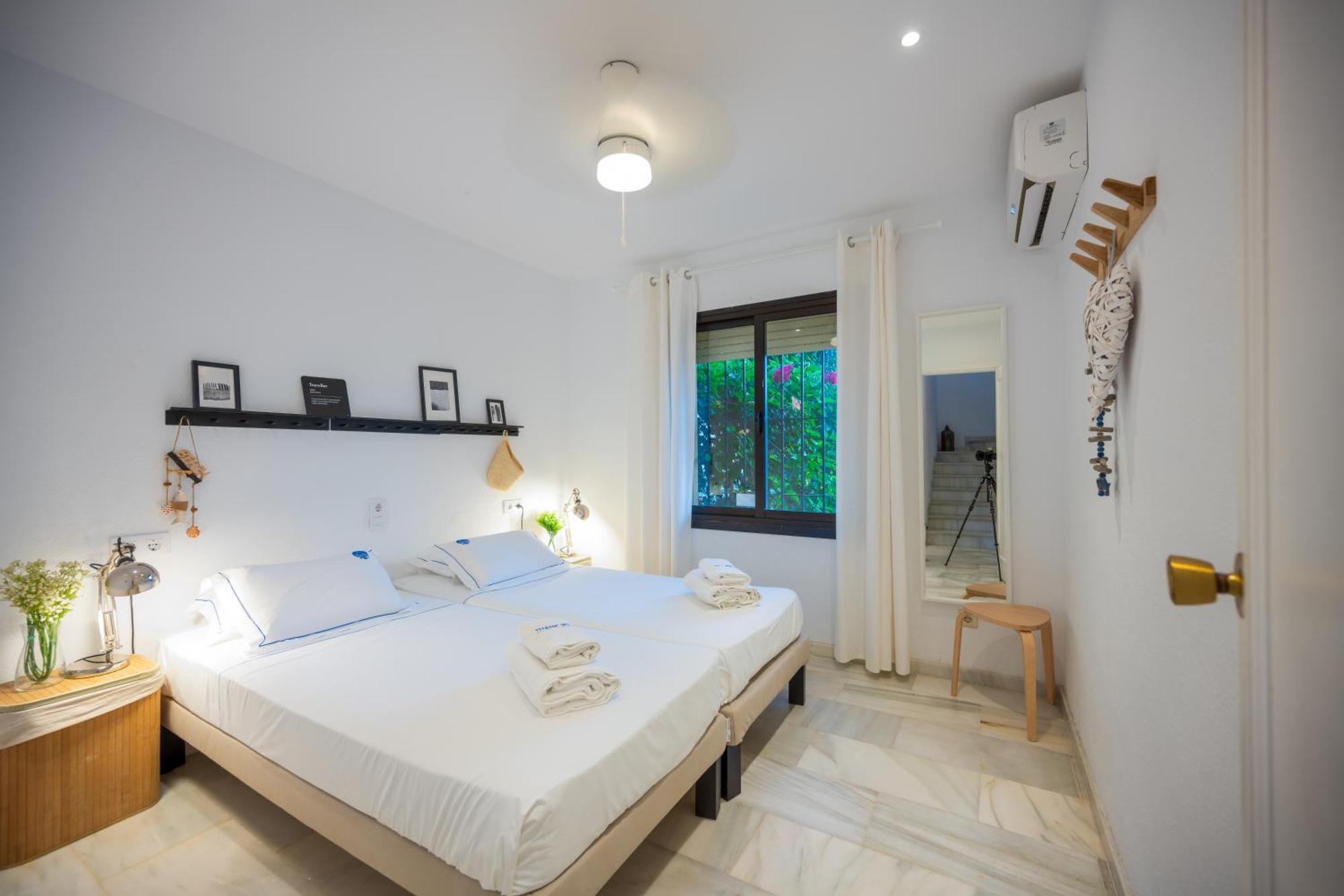 Typical Beach House Las Chapas Playa With Heated Pool Marbella Eksteriør bilde
