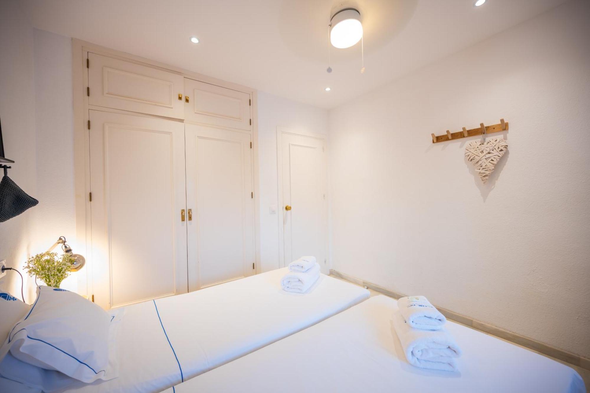 Typical Beach House Las Chapas Playa With Heated Pool Marbella Eksteriør bilde