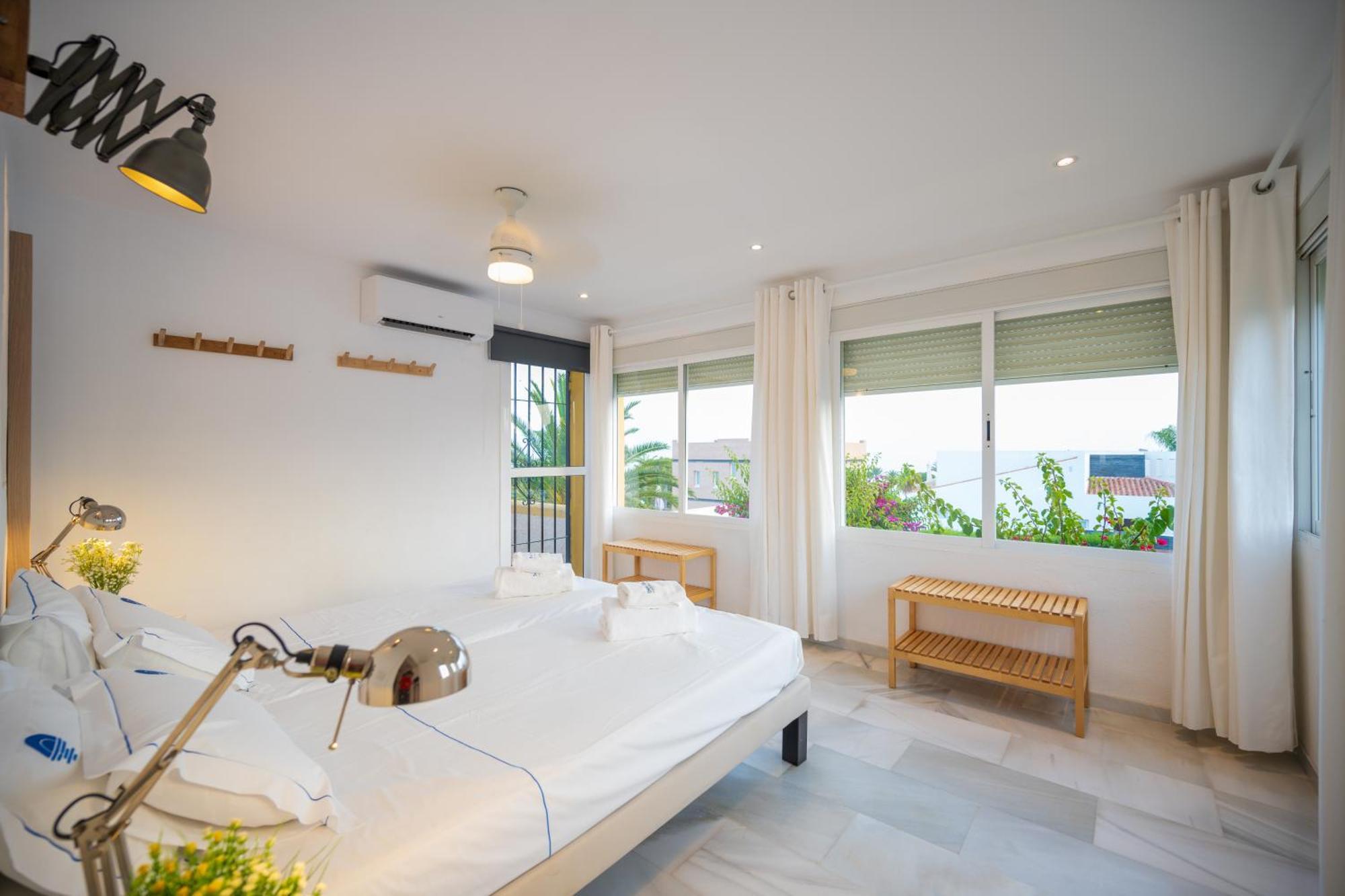 Typical Beach House Las Chapas Playa With Heated Pool Marbella Eksteriør bilde