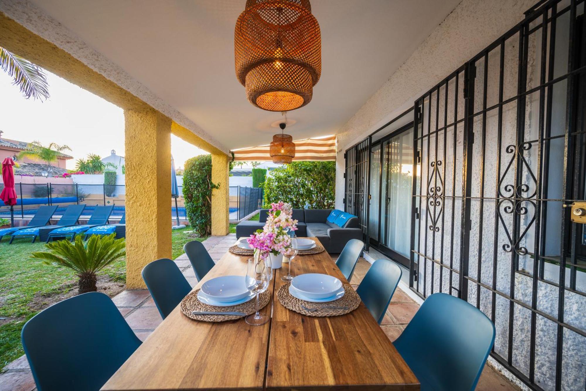 Typical Beach House Las Chapas Playa With Heated Pool Marbella Eksteriør bilde