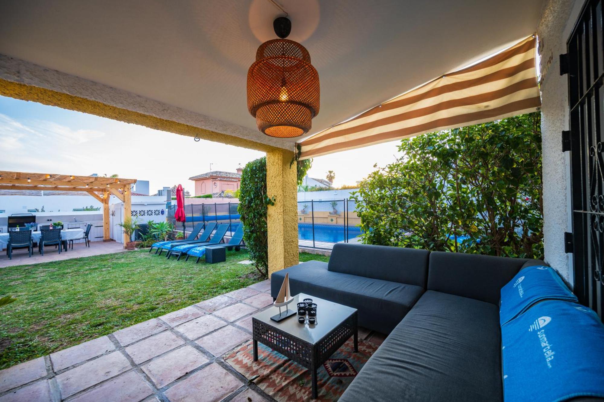 Typical Beach House Las Chapas Playa With Heated Pool Marbella Eksteriør bilde