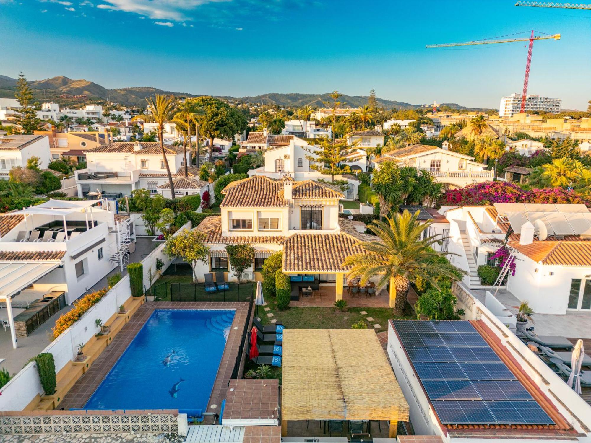 Typical Beach House Las Chapas Playa With Heated Pool Marbella Eksteriør bilde
